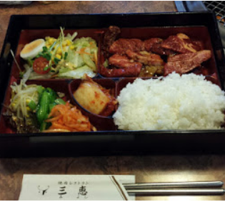 自分でお肉を焼きながらランチをいただける、焼肉定食がとっても美味しい『焼肉三恵 北巽店』
