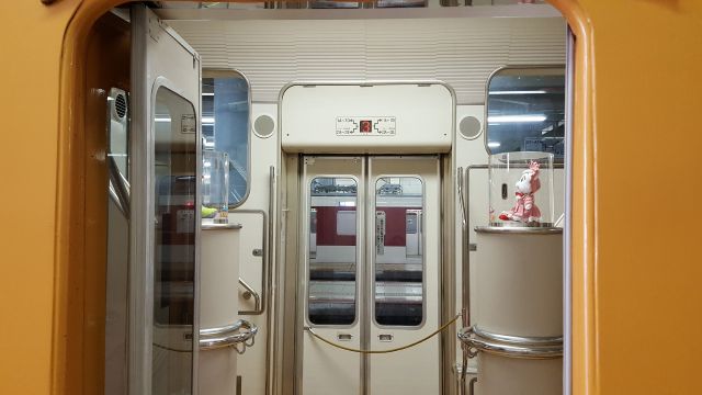 ビスタカー２階建て入り口