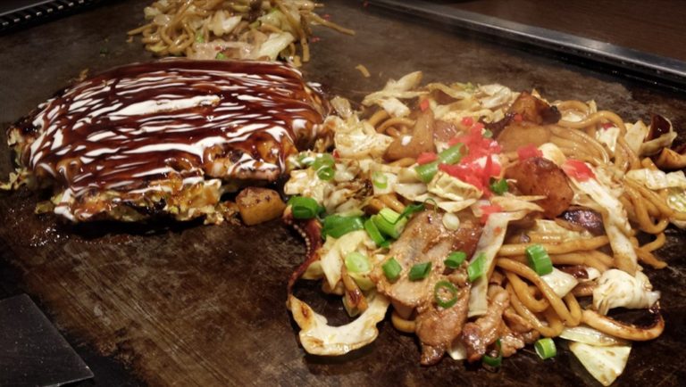お好み焼きと焼きそば