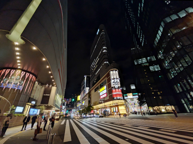 ヘップナビオと東通り商店街