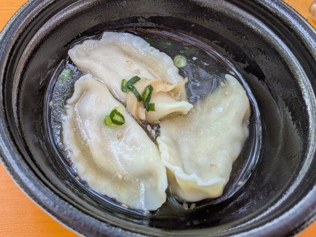 北海道産帆立昆布出汁のスープ豚餃子